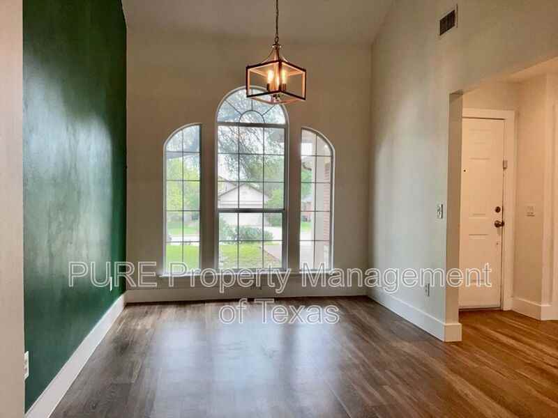 613 Millcreek Ln - Photo 3 of 27