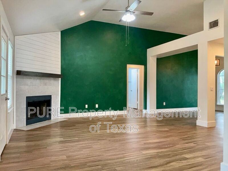 613 Millcreek Ln - Photo 6 of 27