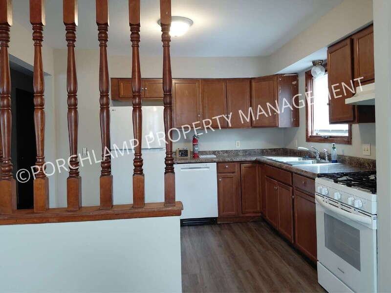 3142 Kalamazoo Ave Se - Photo 7 of 19