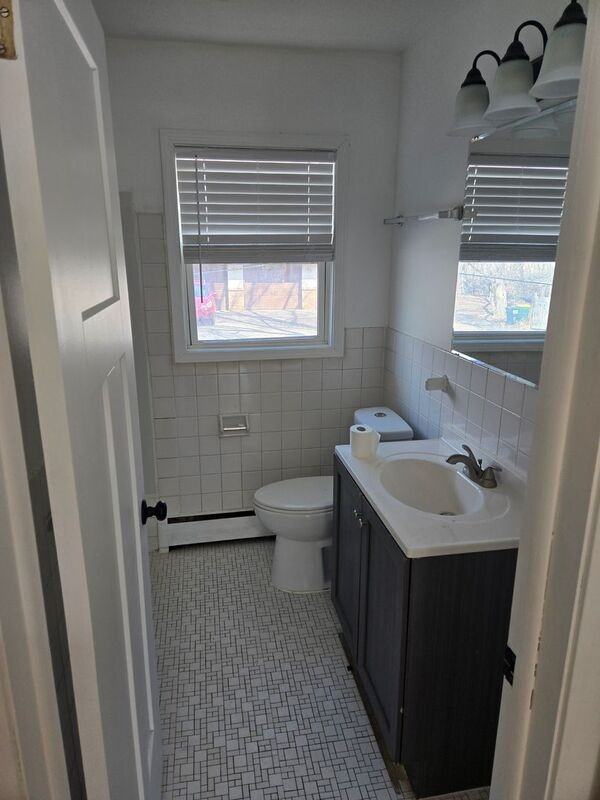 4204 Lake Breeze Ave #3 - Photo 7 of 8