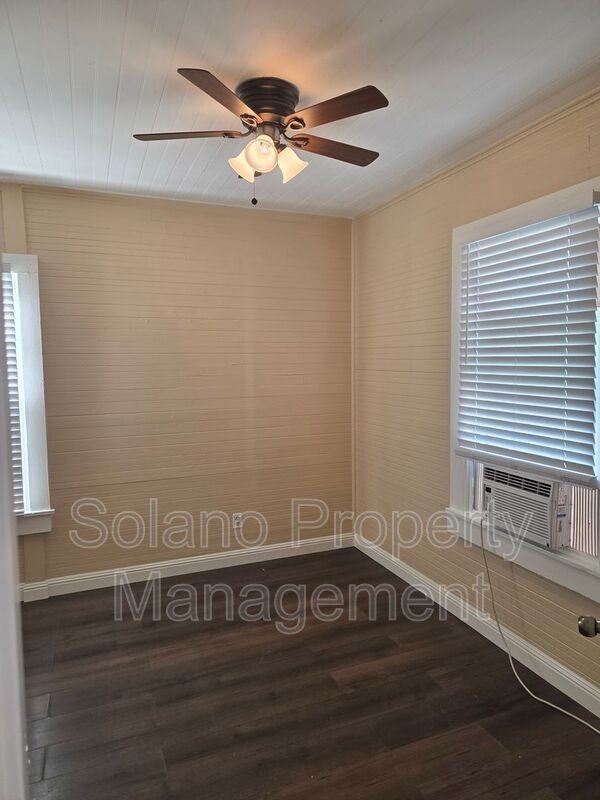 721 Broadway St #721 - Photo 4 of 12