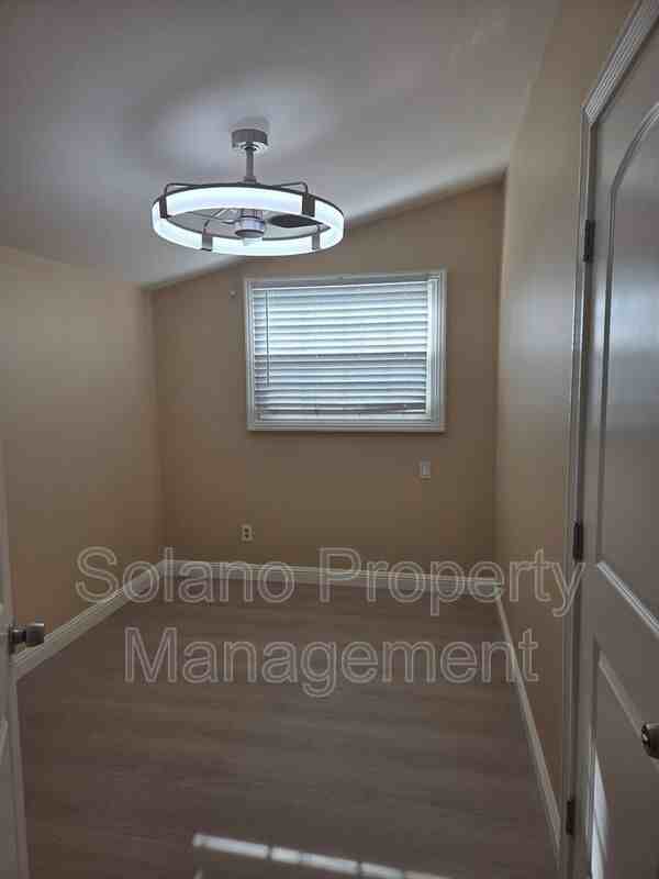 721 Broadway St #721 - Photo 5 of 12