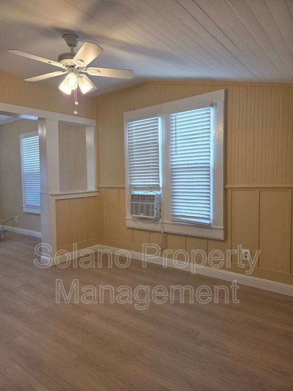 721 Broadway St #721 - Photo 6 of 12