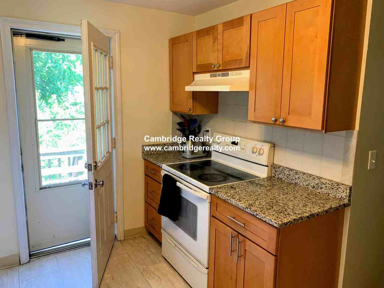 143 Washington Cir #2 - Photo 2 of 10