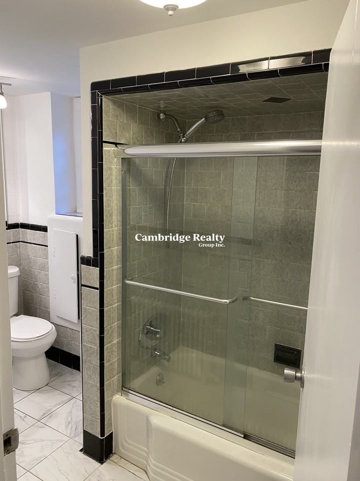 143 Washington Cir #2 - Photo 6 of 10