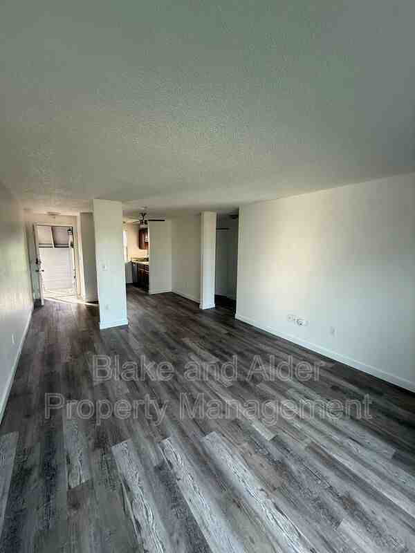 3879 Ne 152nd Ave - Photo 5 of 9