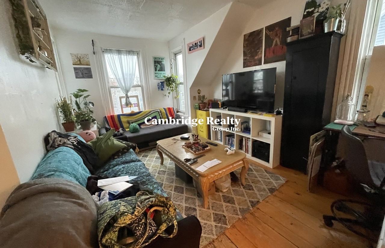 17 Higgins St #3T - Photo 3 of 10