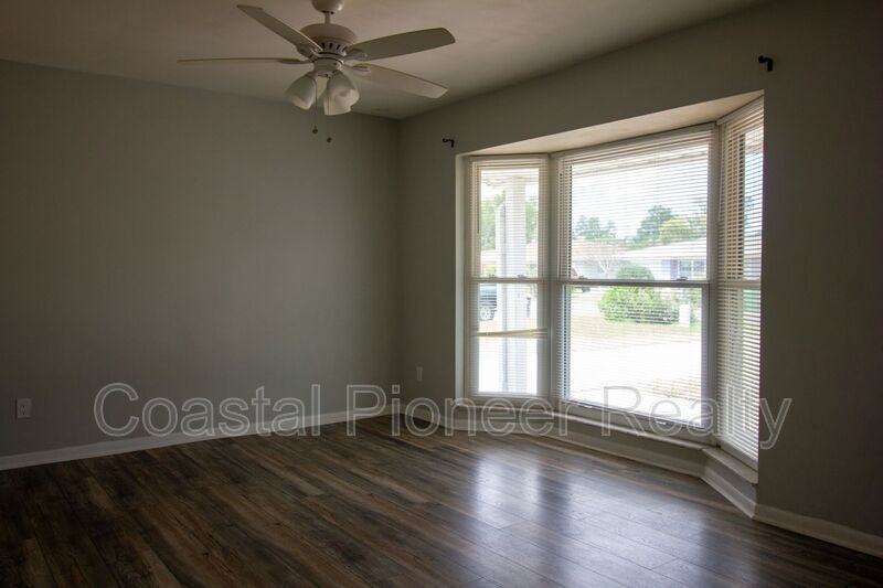 10760 62nd Ave - Photo 2 of 25