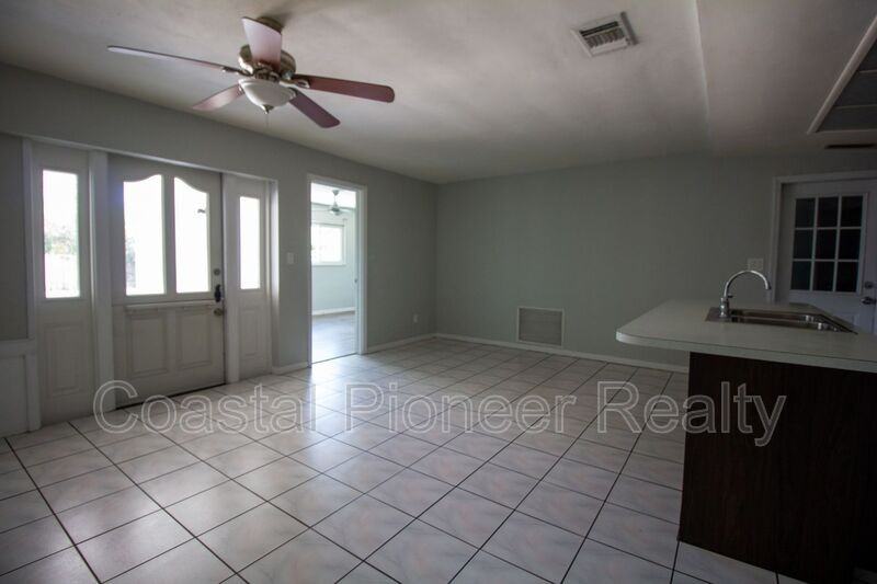 10760 62nd Ave - Photo 6 of 25