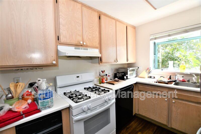 807 S B St - Photo 4 of 11