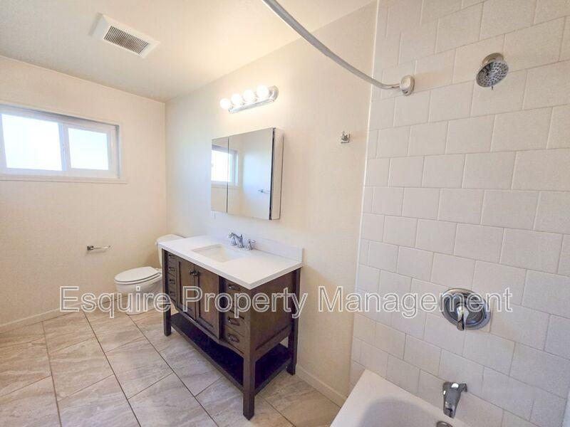 5009 Nautilus St - Photo 7 of 10