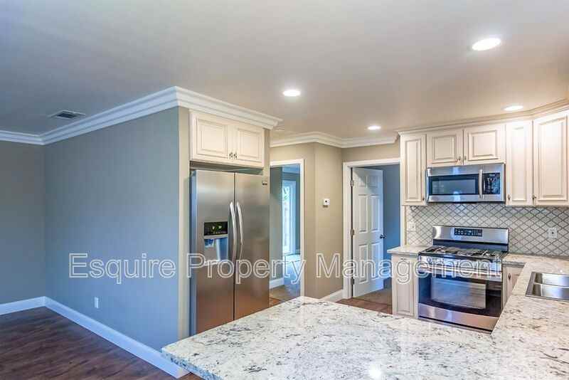 1218 N Olive St #A - Photo 7 of 21