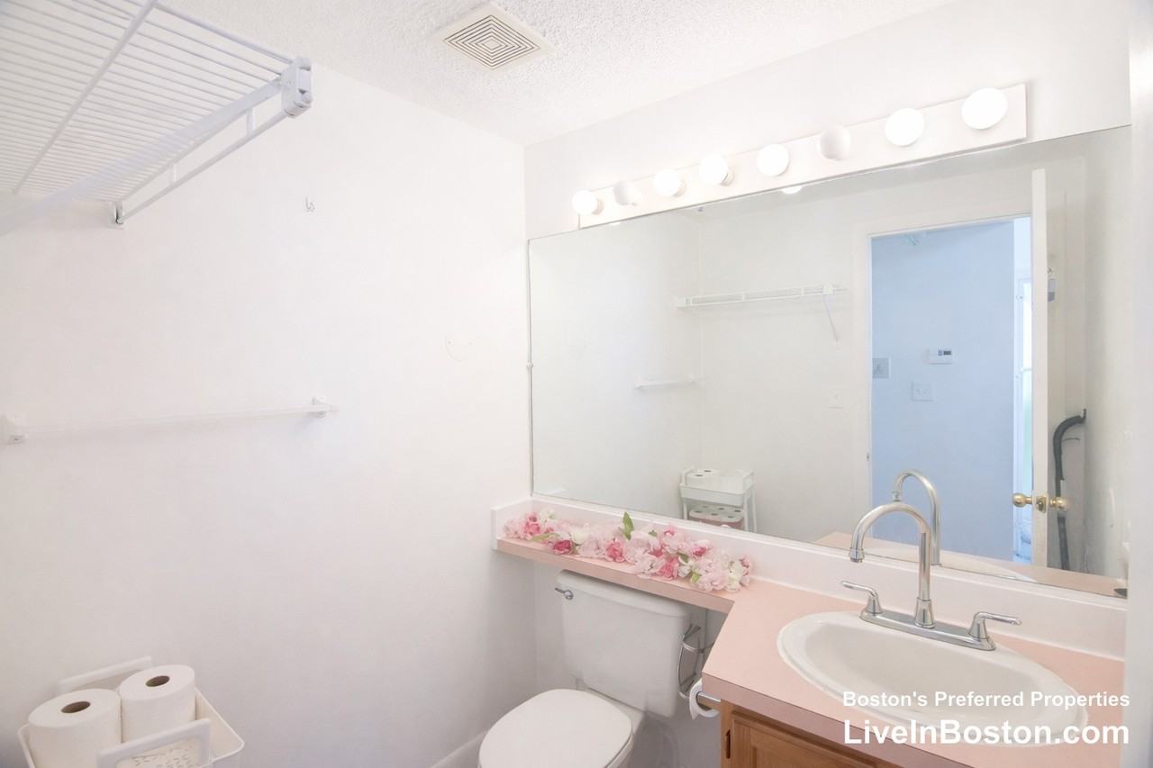 Euston Rd #308 - Photo 7 of 16