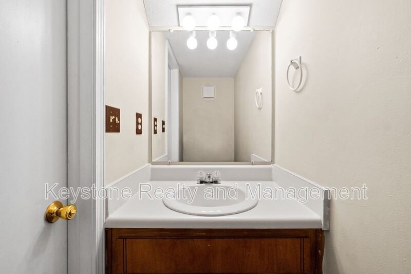 1630 - Photo 5 of 14