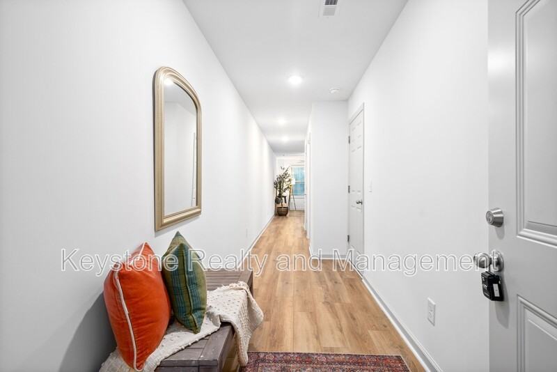 933 Center Rd #B - Photo 2 of 17