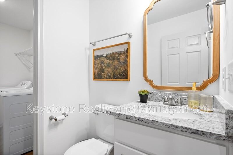933 Center Rd #B - Photo 3 of 17