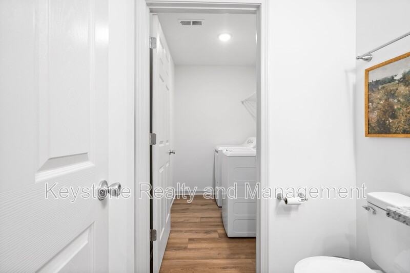 933 Center Rd #B - Photo 4 of 17