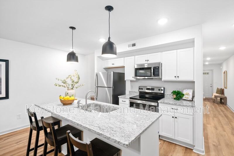 933 Center Rd #B - Photo 6 of 17