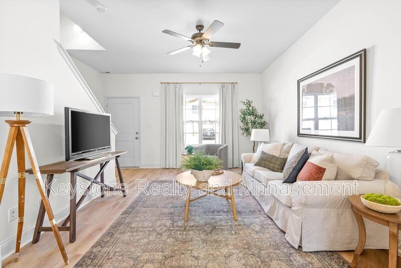 940 Britton Springs Rd - Photo 4 of 15