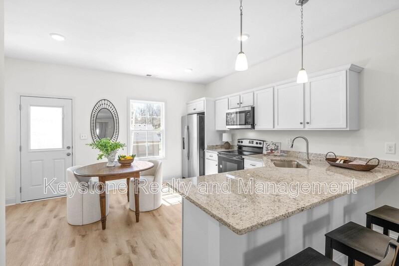 940 Britton Springs Rd - Photo 6 of 15