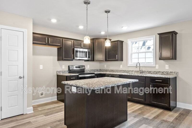 1237 Cardinal Creek Dr - Photo 5 of 13