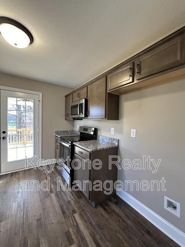 1256 Cardinal Creek Dr - Photo 5 of 13