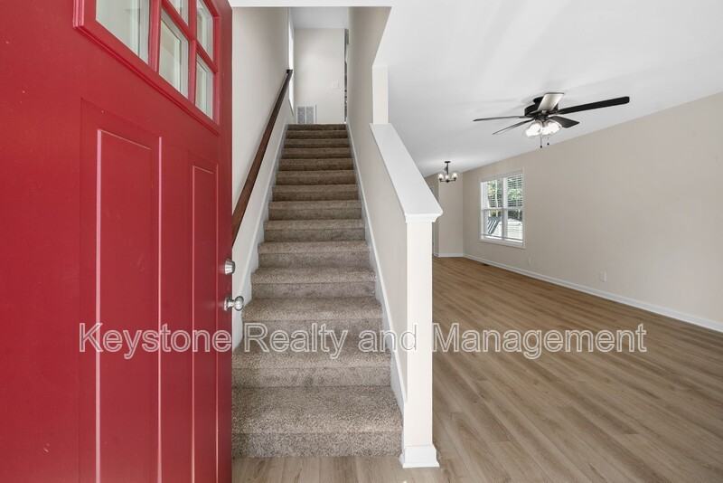 178 Oak St - Photo 2 of 16