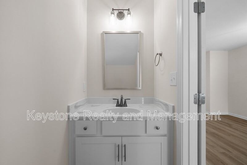 178 Oak St - Photo 5 of 16