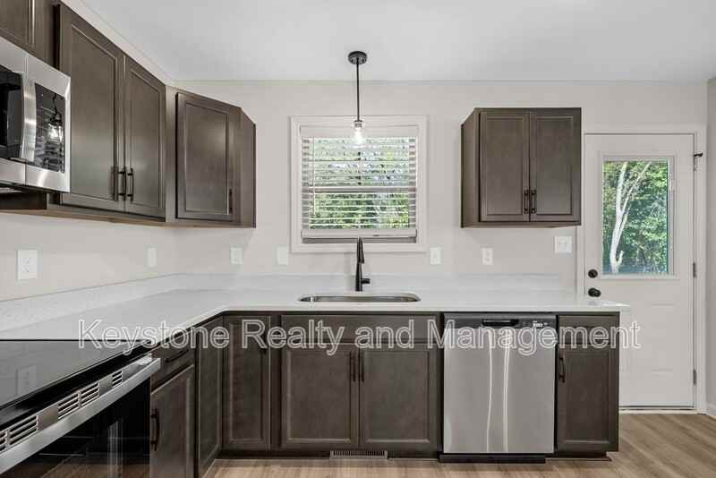 174 Oak St - Photo 6 of 16