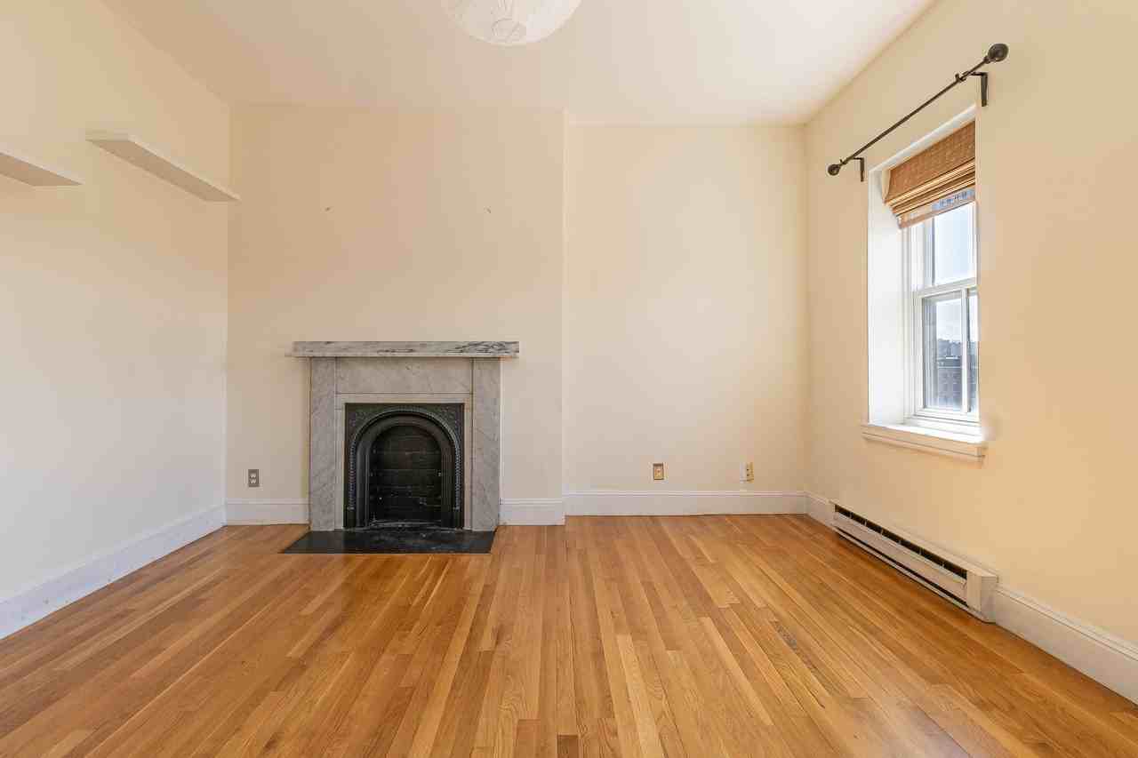 42 W Newton St #4-23 - Photo 5 of 17