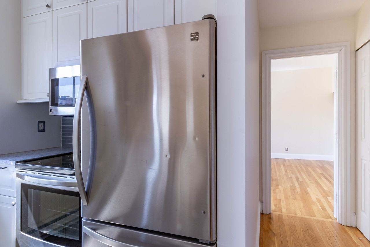 42 W Newton St #4-23 - Photo 7 of 17