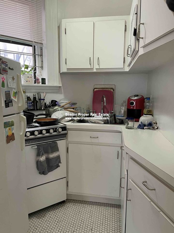 BEACON ST #1 - Photo 7 of 10