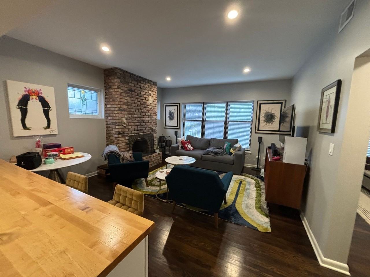 W Barry Ave Apt 2a - Photo 3 of 28