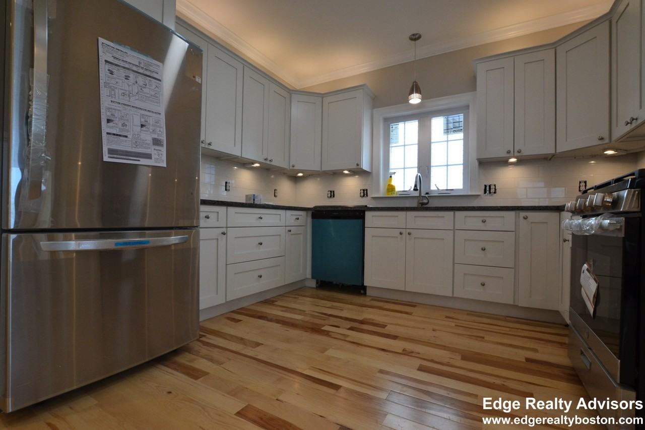 168 Bigelow St #1 - Photo 6 of 17