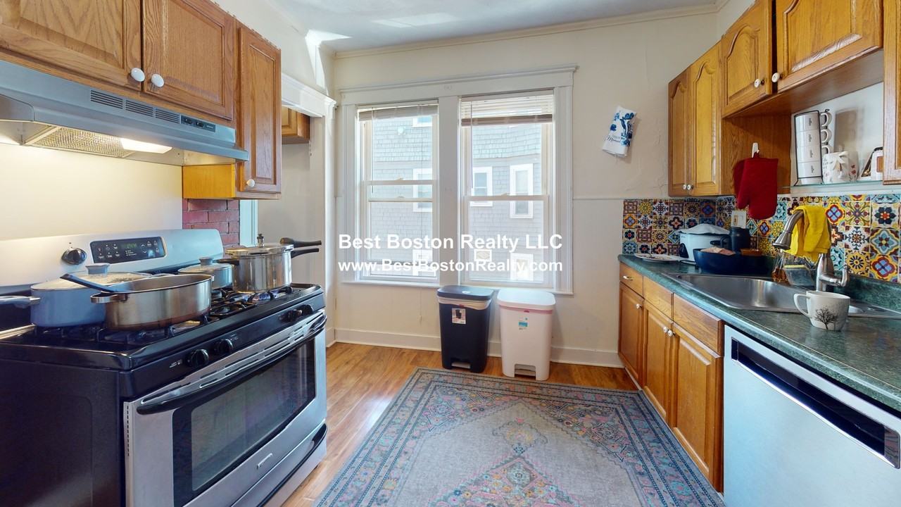 268 Boston Ave #B - Photo 3 of 12