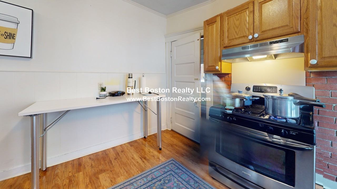 268 Boston Ave #B - Photo 4 of 12