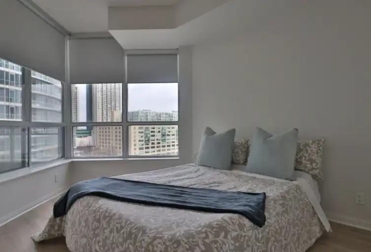 228 Queens Quay W #1105 - Photo 4 of 23