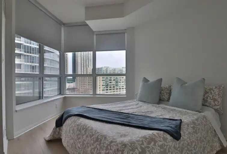 228 Queens Quay W #1105 - Photo 6 of 23