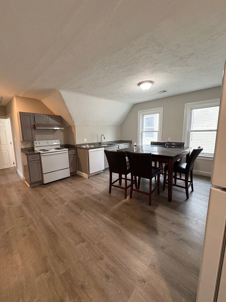 Vernon St #3 - Photo 3 of 9