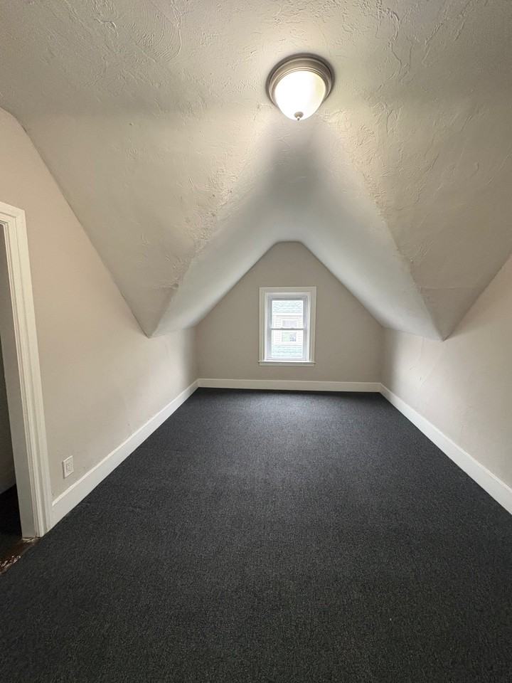 Vernon St #3 - Photo 7 of 9