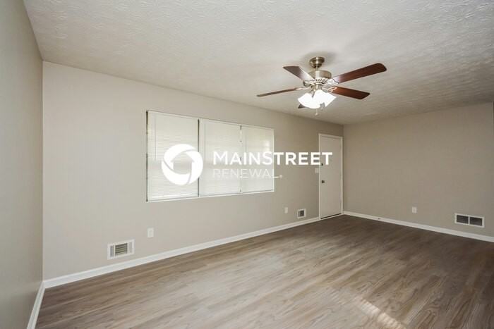 8313 Creek St - Photo 4 of 17