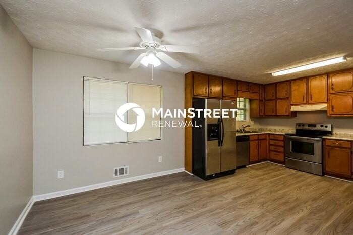 8313 Creek St - Photo 6 of 17