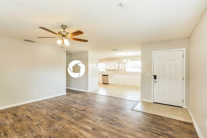 2364 20th St - Photo 4 of 16