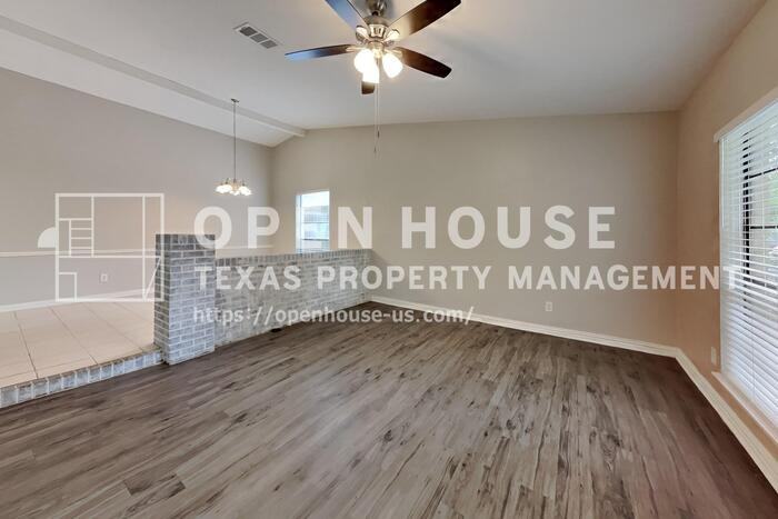 18106 Navajo Trail Dr - Photo 4 of 25