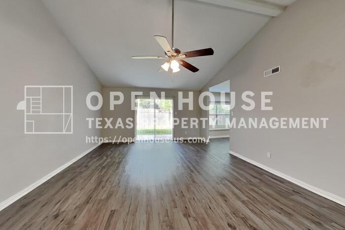 635 Stonewall Dr - Photo 4 of 20