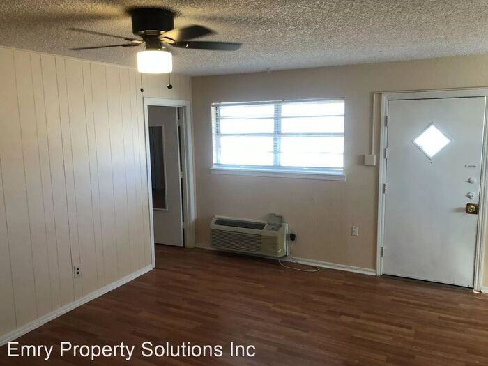 1608 59th St #8 - Photo 6 of 16