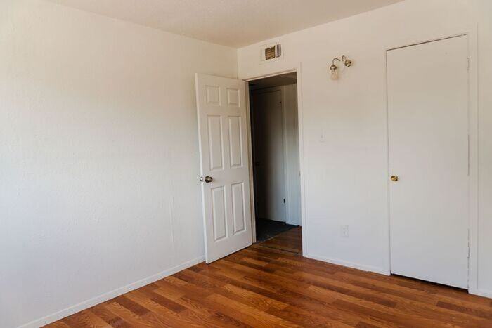 1514 29th Pl #2 - Photo 4 of 9