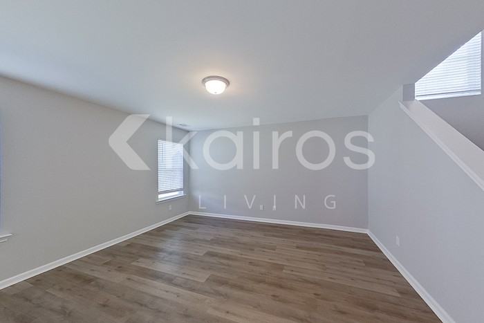 108 Lord Effingham Way - Photo 7 of 28