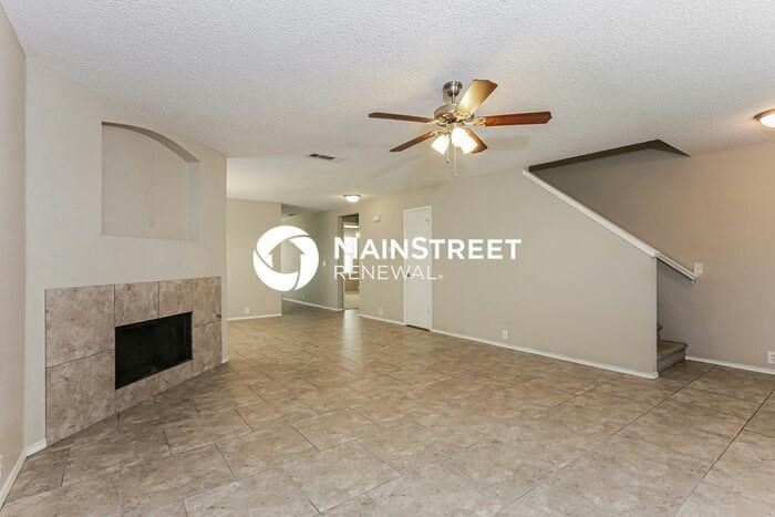 1902 Purdue Dr - Photo 4 of 18