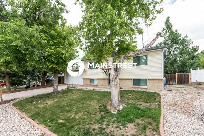 6948 S Dexter St - Photo 2 of 17